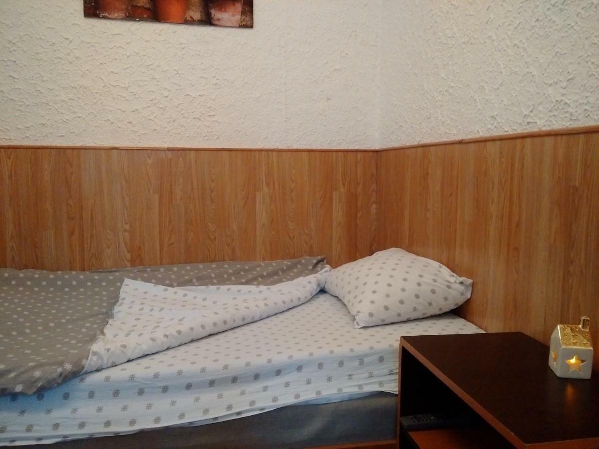 Expo Home Stay Bukares Bagian luar foto